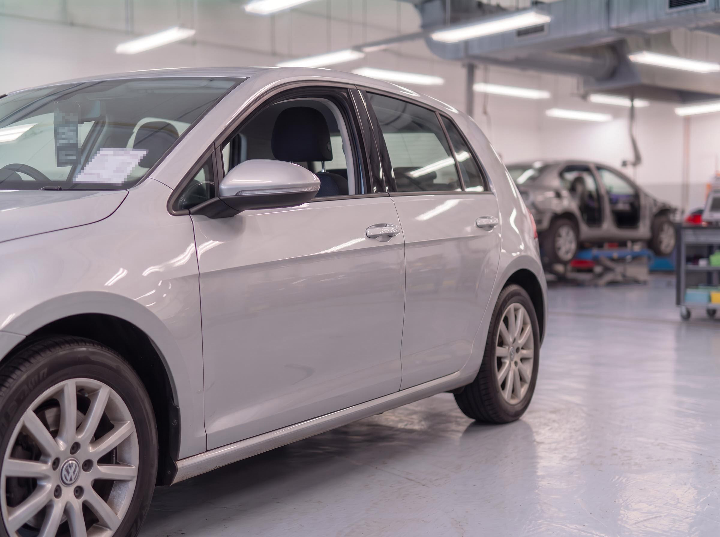 VW Golf nach der Reparatur – Dellen ausgebeult, Lack wieder makellos